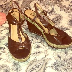 Brown wedges with rope accent